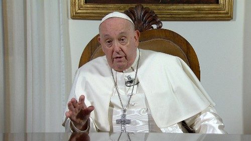 O Papa sobre os casais irregulares: "o Senhor abençoa todos, todos, todos"