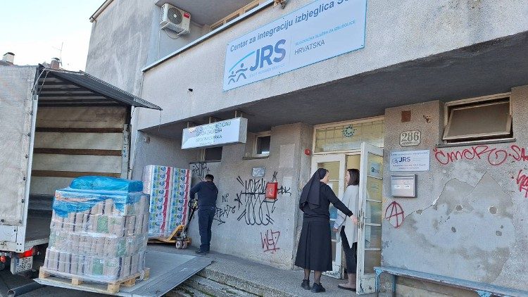 Djelatnici i volonteri JRS-a redovito rade akcije potrebite za integraciju izbjeglica u društvo (Foto: JRS Hrvatska)