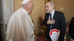 Papež František a profesor Massimo Gandolfini