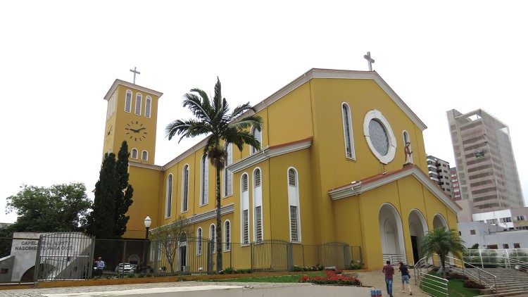 Paróquia de São Pedro Apóstolo em Pato Branco (PR)