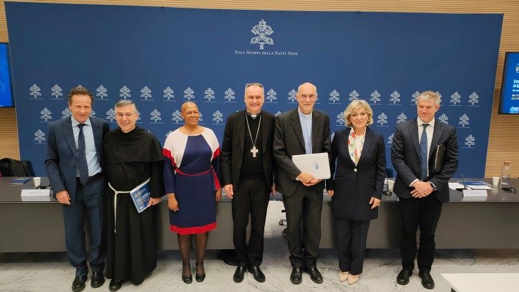 
                    Vencedores do Nobel da Paz em Roma para Encontro Mundial sobre a Fraternidade Humana
                