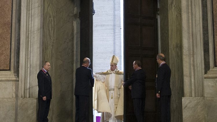 A abertura da Porta Santa no Jubileu da Misericórdia (8 de dezembro de 2015)