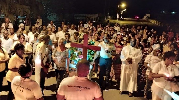 Equipas de Nossa Senhora participam, em São Tomé e Príncipe, participam na "Via Lucis"