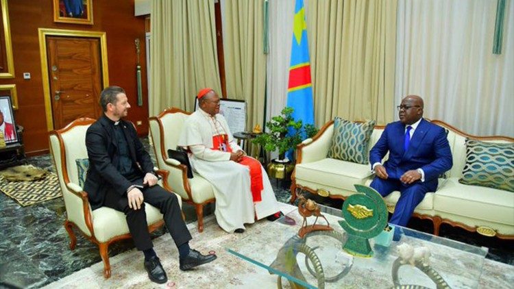 Rencontre entre le président congolais Felix Tshisekedi et l'archevêque de Kinshasa Fridolin Ambongo, ce jeudi 16 mai 2024 à la Cité de l’Union africaine, siège de la présidence, en présence du chargé d’affaires de la nonciature apostolique.