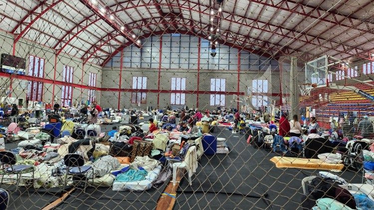 
                    Cidades catarinenses adotam municípios gaúchos atingidos por enchentes
                