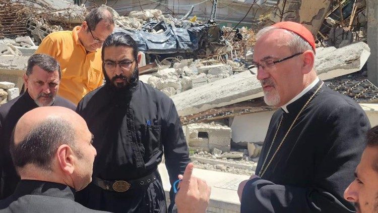 
                    O Patriarca Pizzaballa entra em Gaza e conta a sua visita
                