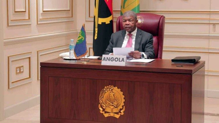 
                    Angola. Presidente João Lourenço condena tentativa de golpe de Estado na RDC
                