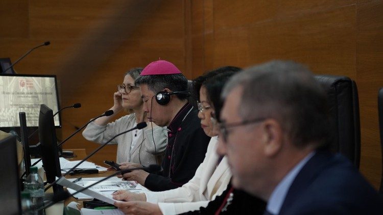 El Obispo de Shanghai durante su discurso