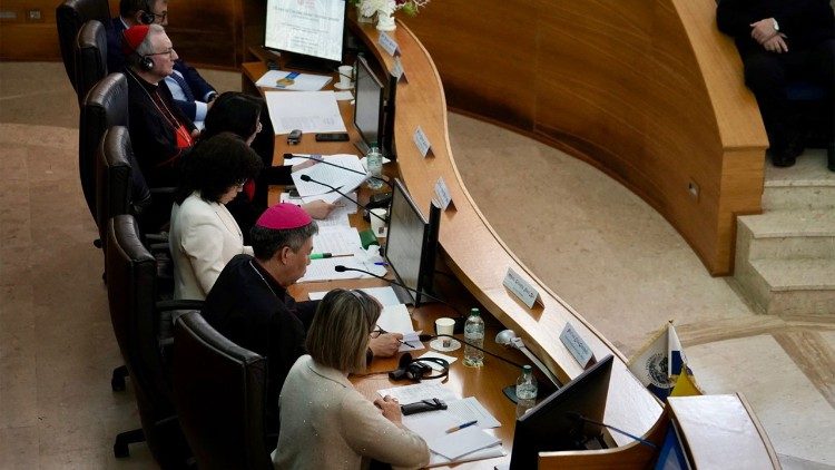 Los ponentes en la convención de Urbaniana (foto de Teresa Tseng Kuang Yi)