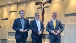 Arquidiocese de Brasília recebe bispo auxiliar de Kiev e embaixador da Ucrânia 
