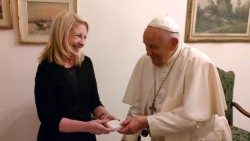 프란치스코 교황과 캐서린 러셀 유엔아동기금(유니세프) 총재