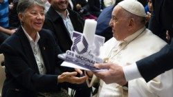 Папа Франциск със сестря Елиан Кордейро де Соуза, президент Бразилския конгрес на богопосветения живот