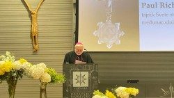 El arzobispo Paul Richard Gallagher durante la lectio magistralis en la Universidad Católica Croata