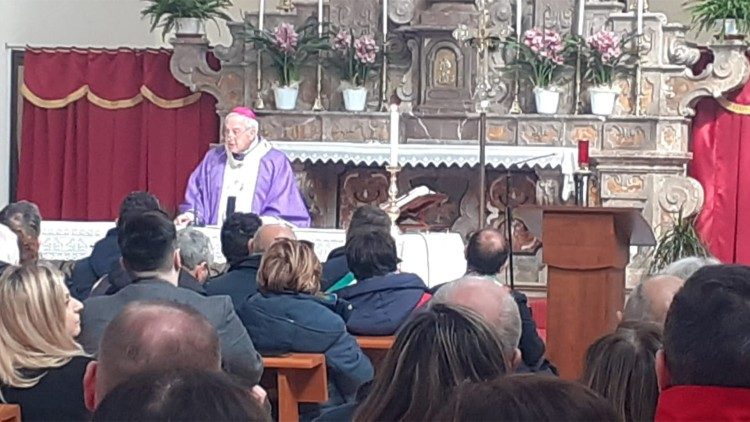 Il vescovo emerito di Potenza, monsignor Ligorio, nella Messa presso la Chiesa Madre S. Maria Assunta a  Balvano