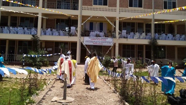Messe de lancement officiel des activités de l'université "Laudato Si" au Burundi.