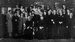 Photo de 1936 des employés de la Bibliothèque apostolique