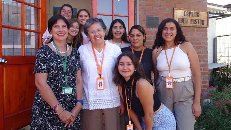 "Women bring a different way of dealing with conflicts, men resolve them more violently. We women favor more dialoguing, more empathy, we welcome differences with a lot of inner freedom”, Sister Nelly Leon explains.