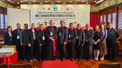 Účastníci setkání k dialogu mezi křesťany a taoisty v Hongkongu