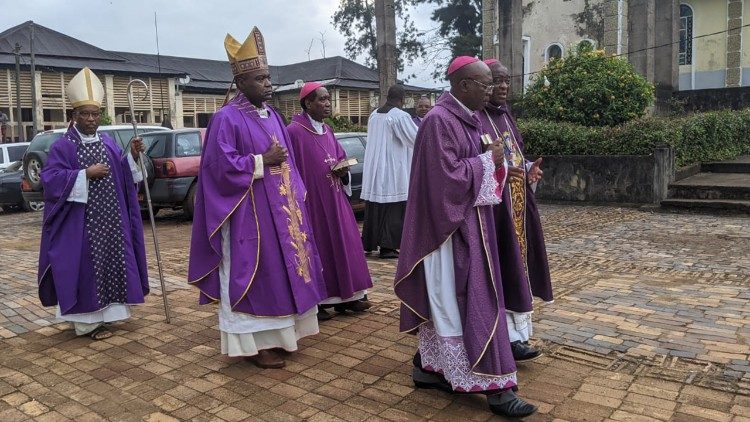 Les évêques de la Province ecclésiastiques de Douala, au Cameroun, à l’occasion de la première session ordinaire annuelle de leur Conférence, du 3 au 6 mars 2024 à Edéa.