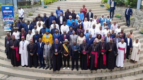 Cameroun: les évêques de Yaoundé face aux défis du monde numérique