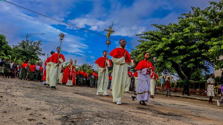 Procissão dos Ramos e início da Semana Santa na arquidiocese da Beira (Moçambique)