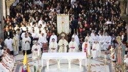 Con una solemne celebración la Iglesia católica que peregrina en Ecuador renovó su Consagración al Sagrado Corazón de Jesús.