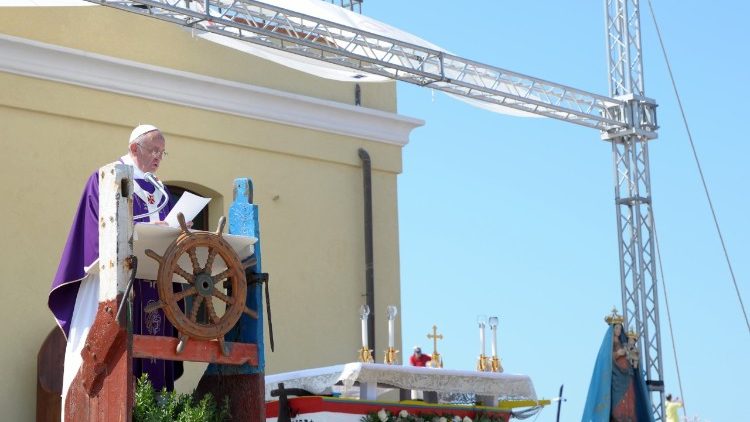 Папа проповідує під час відвідин Лампедузи, 8 липня 2013