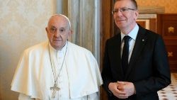 Setkání papeže Františka s prezidentem Lotyšské republiky Edgarsem Rinkevicsem
