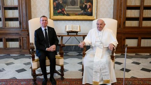 O Papa com o presidente da Letônia, Edgars Rinkevics